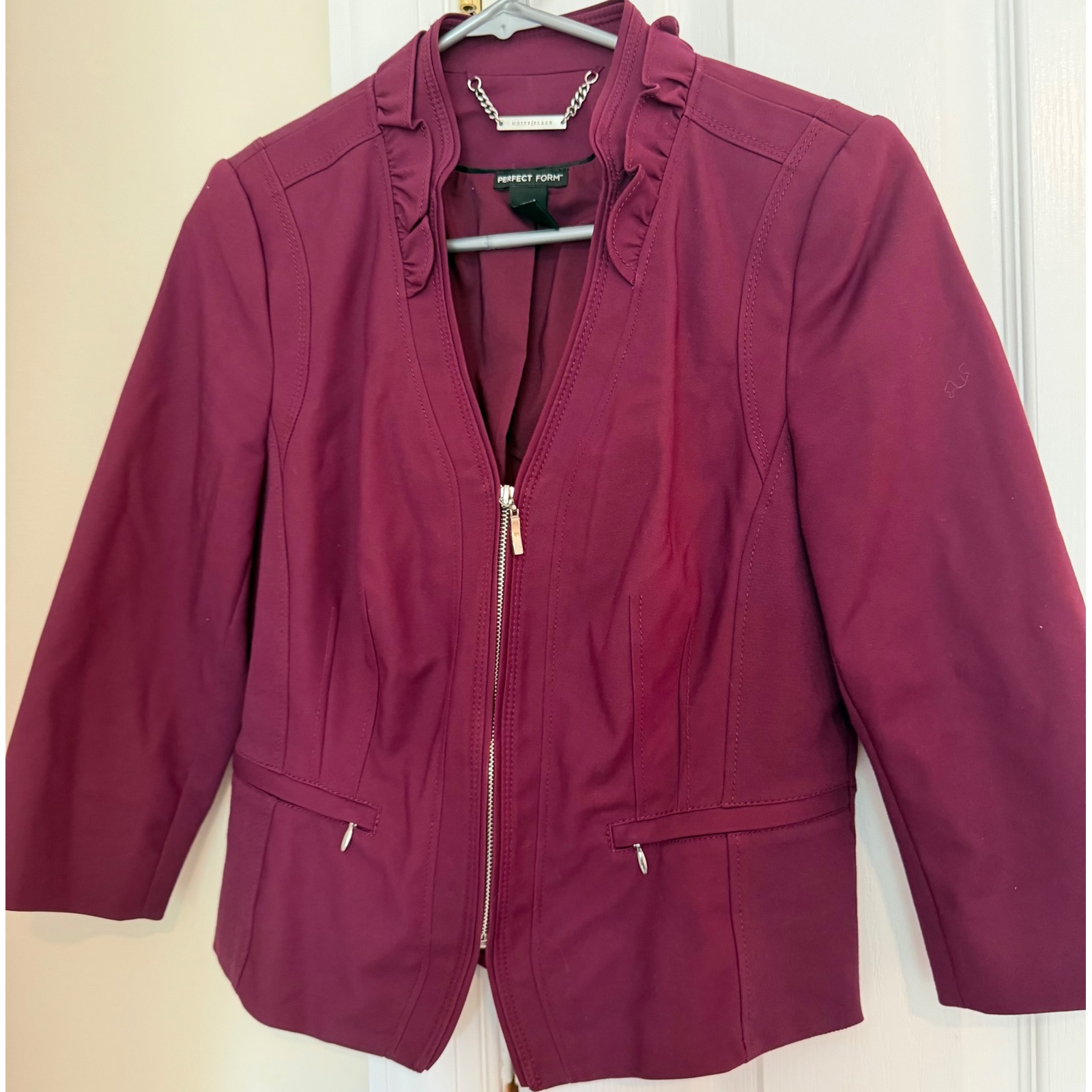 White House Black Market Perfect Form Berry Ruffle Zip Jacket Womens 8 Wine